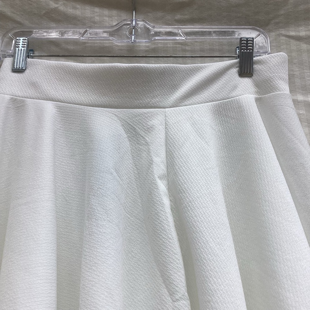 Urban Coco NWT Chic White Skater Skirt, size large - Picture 3 of 6